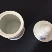Pot avec couvercle porcelaine du Lys Royal Limoges