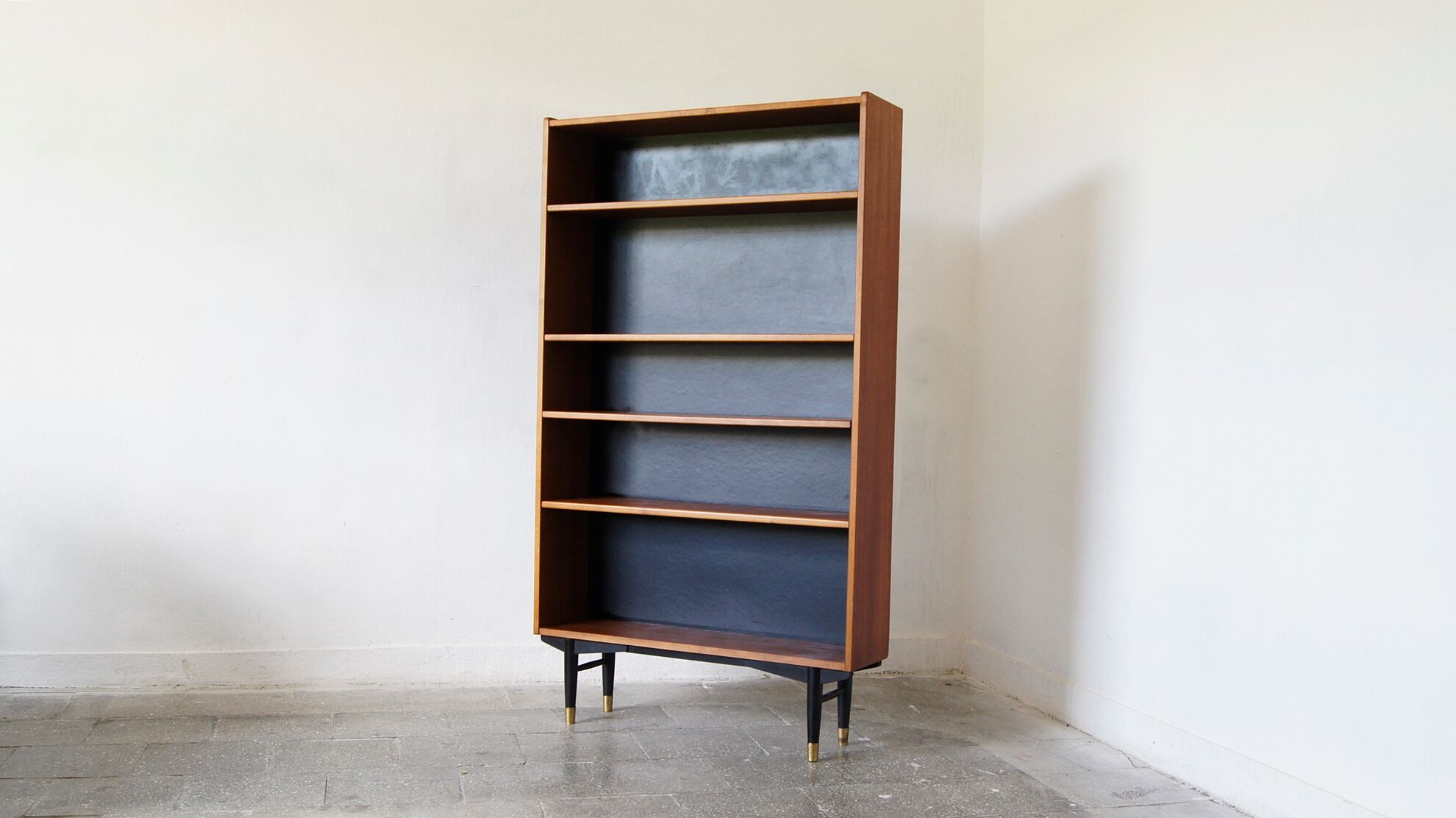 Bibliothèque en teck suédois vintage par Hugo Troeds