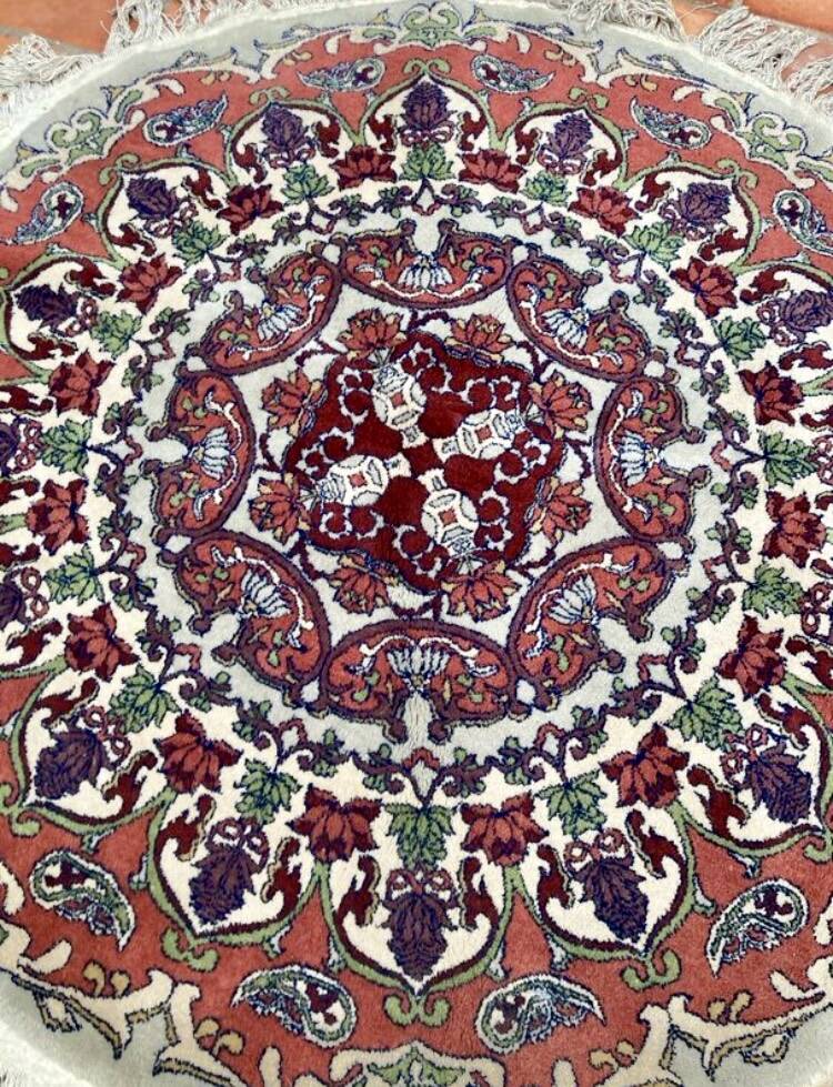 Round handmade wool sinkiang rug
