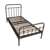 Child bed with bedside table