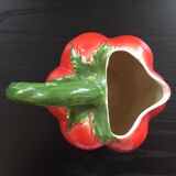 Tomato pitcher in dabbling