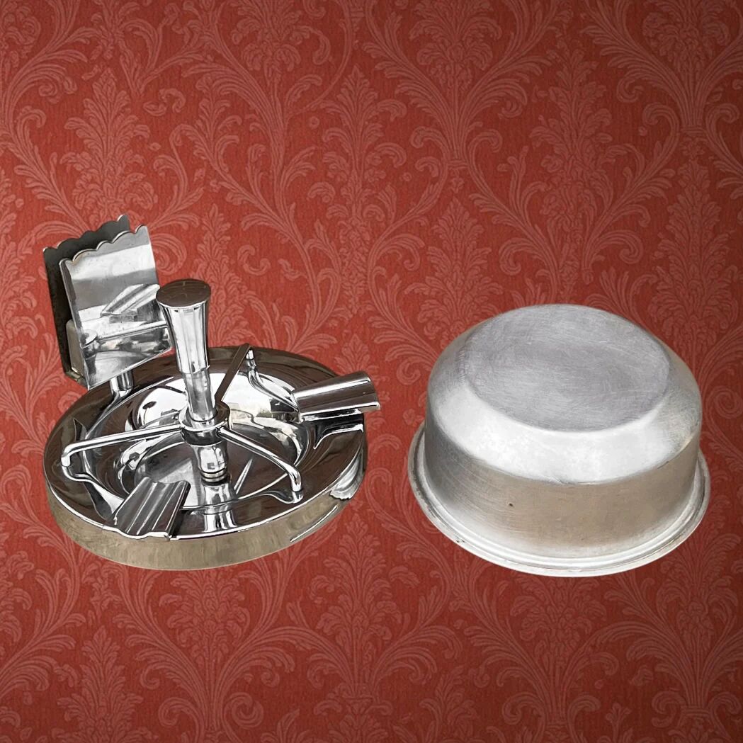 Brass footed ashtray, chrome metal, match display from the 60s and 70s.