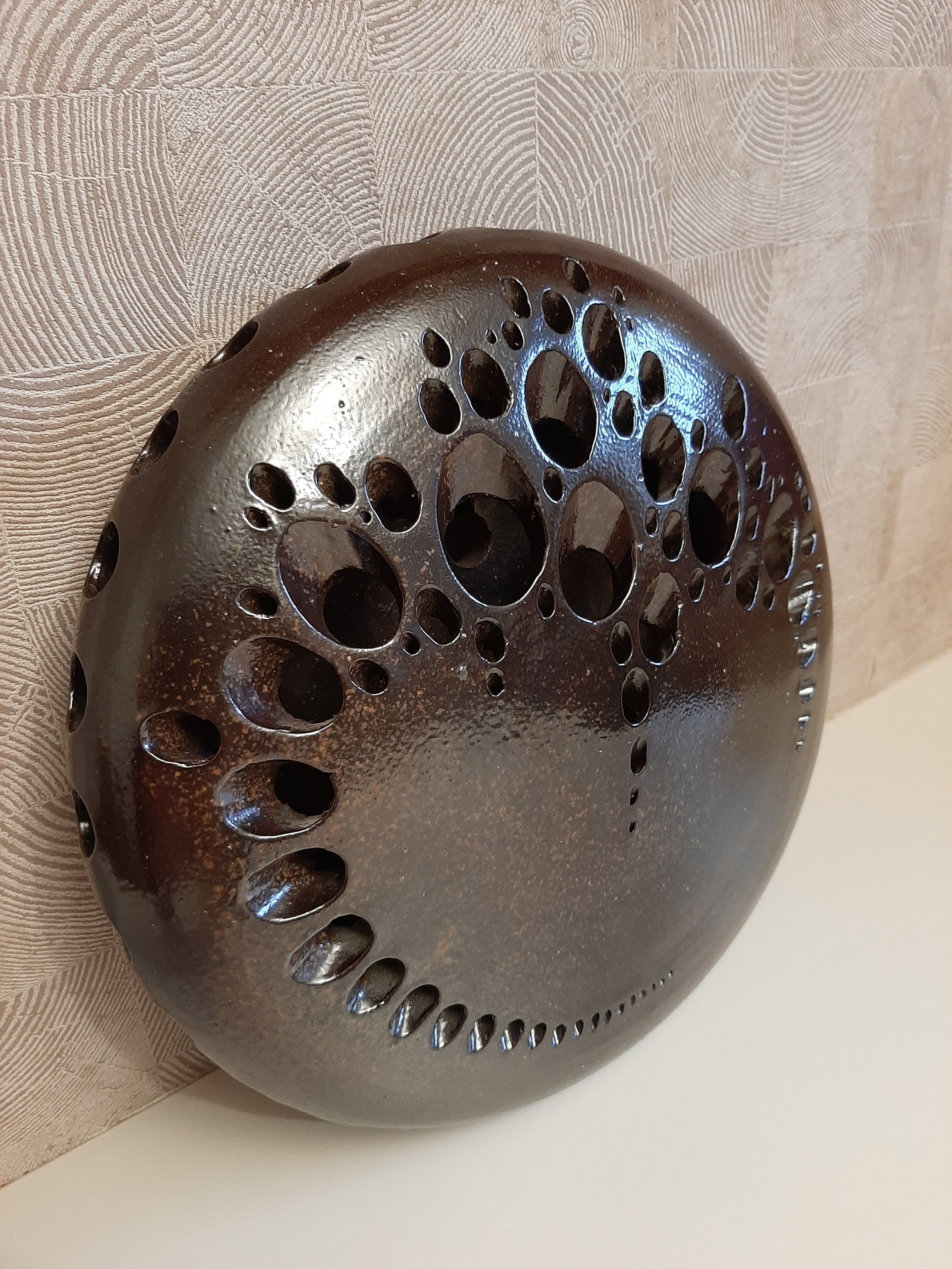 Wall flower pick in Noron Normandy pottery