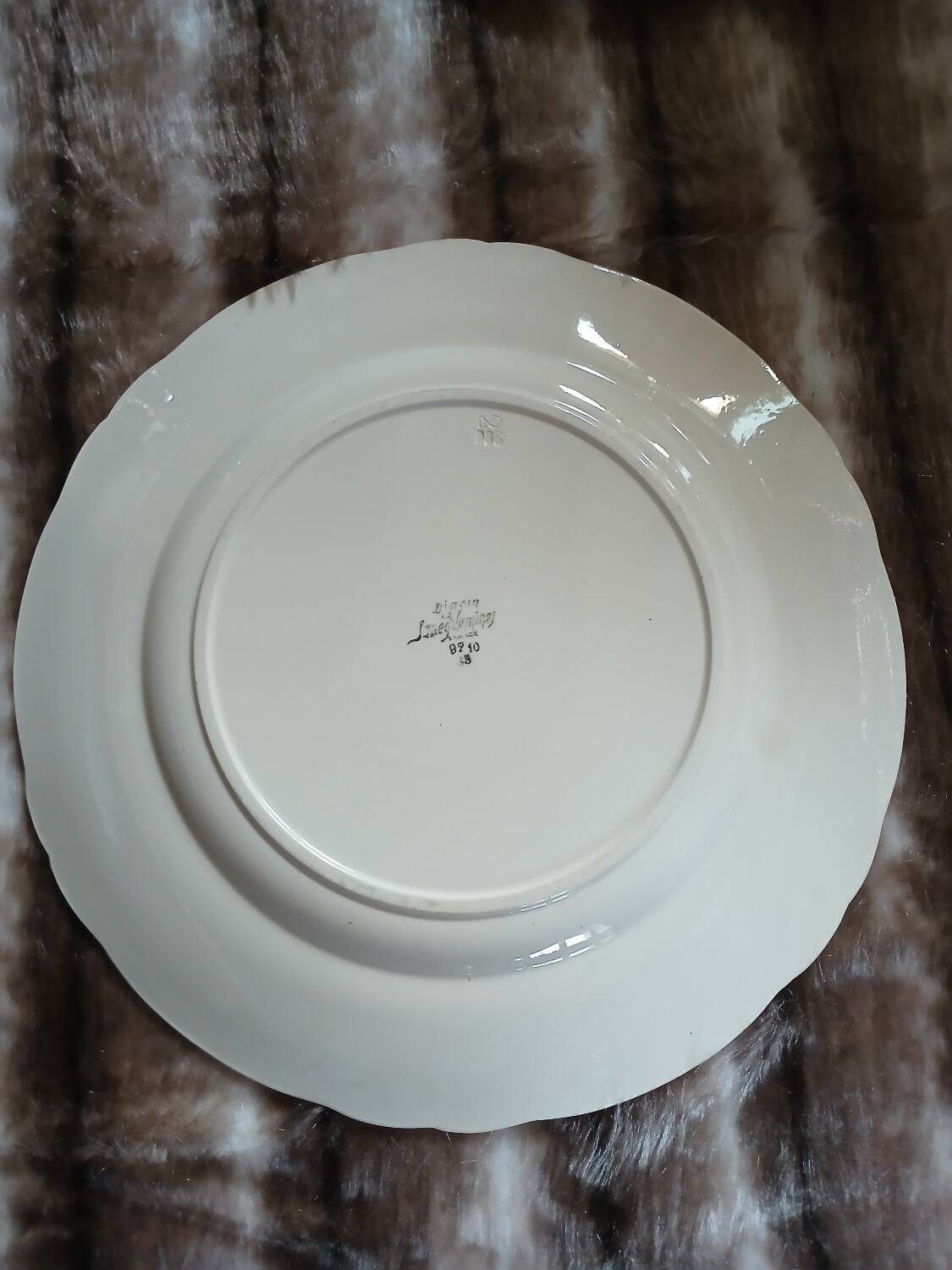 2 old plates from Digoin and Sarreguemines.