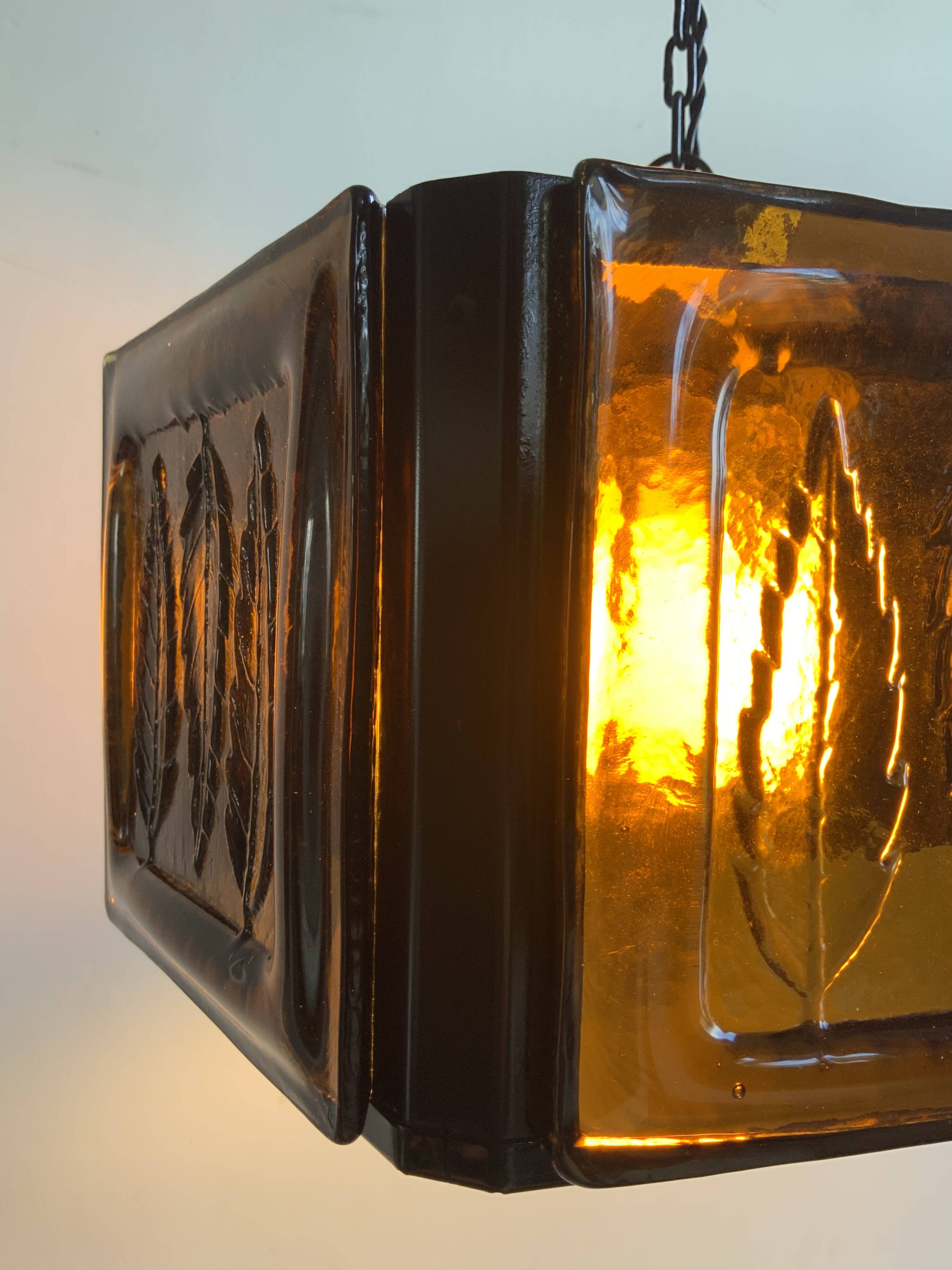 Suspension en verre ambré par Erik Hoglund Kosta Boda, années 1970