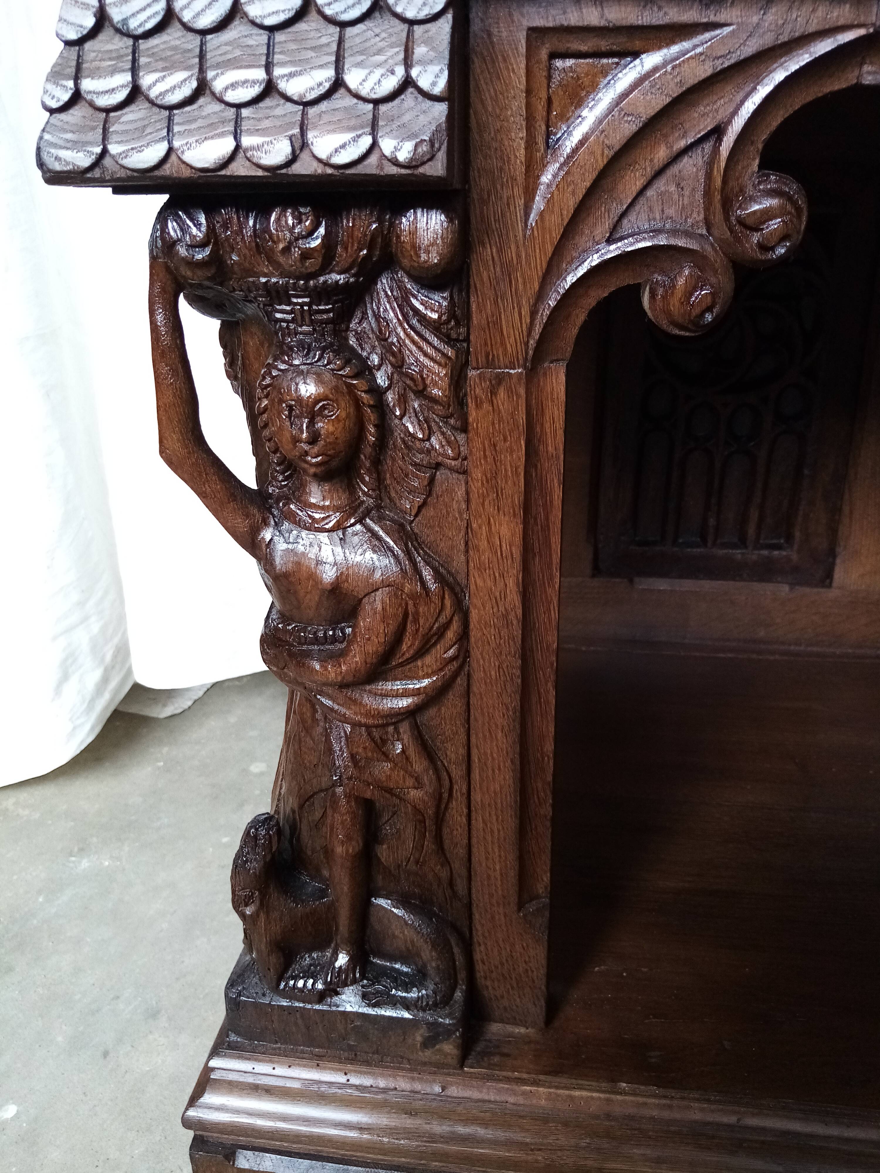 Buffet 2 corps sculpté du XVI ème siècle
