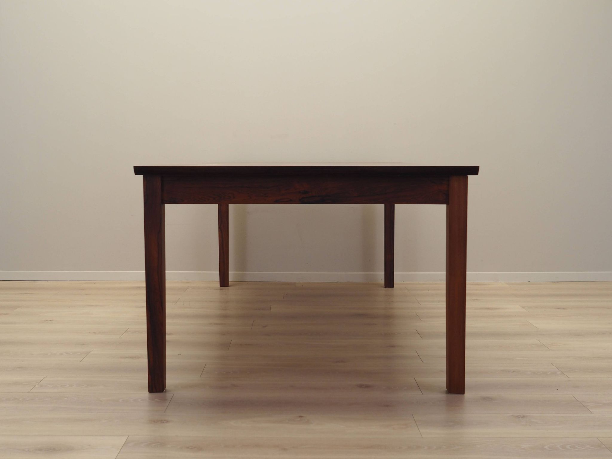 Table danoise en palissandre, années 1970