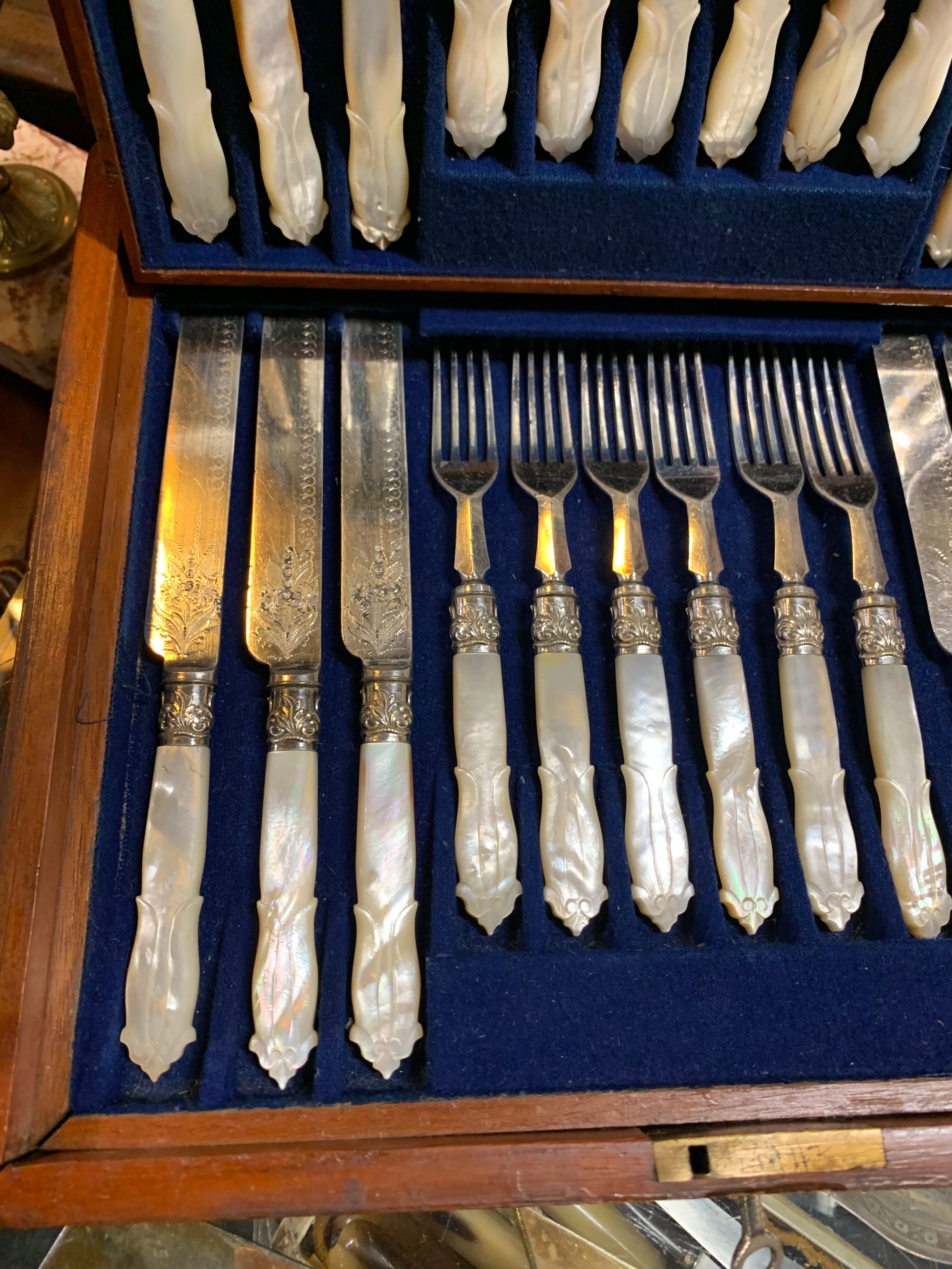 Silver and mother-of-pearl cheese service