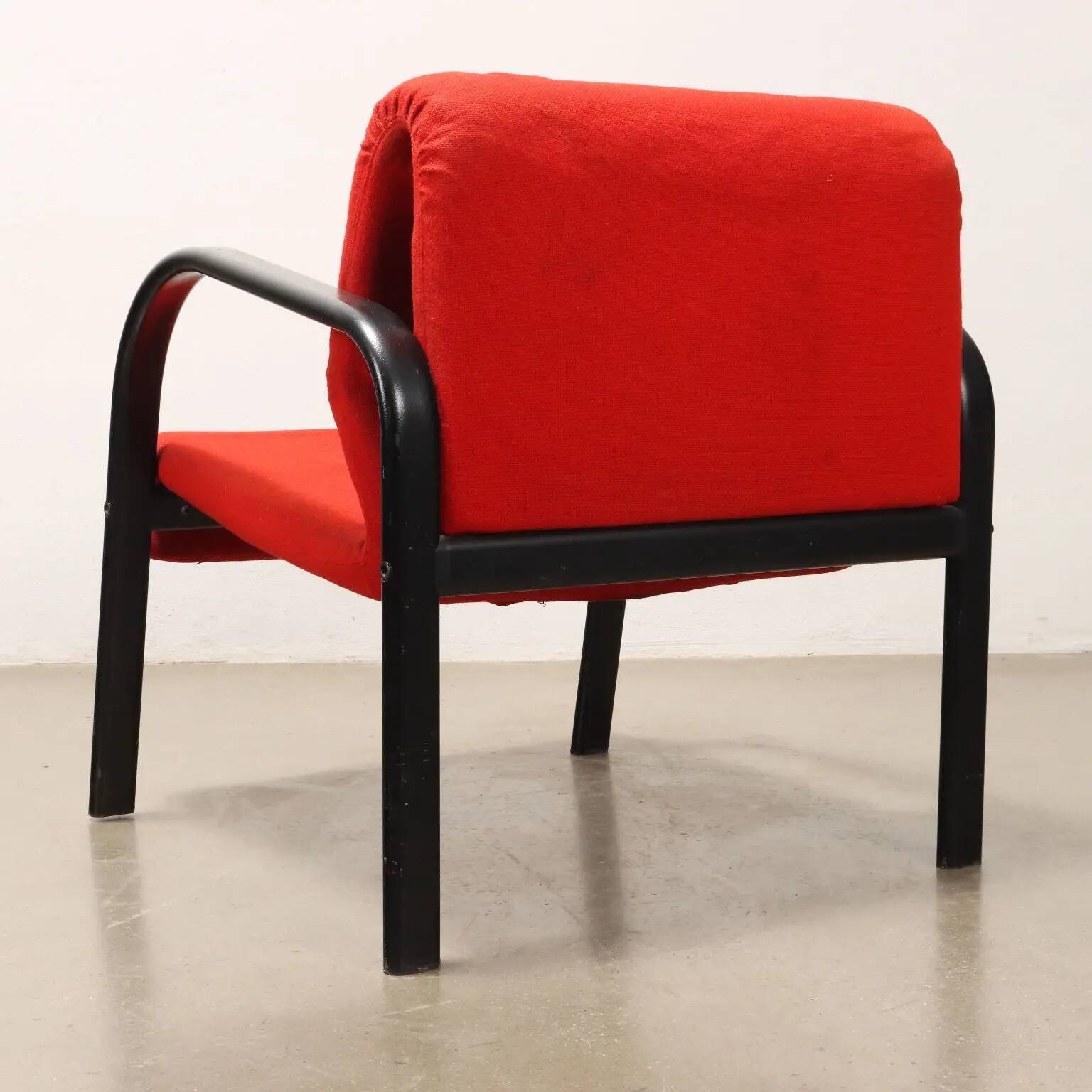 Vintage armchair from the 1980s in fabric and foam, Italy.