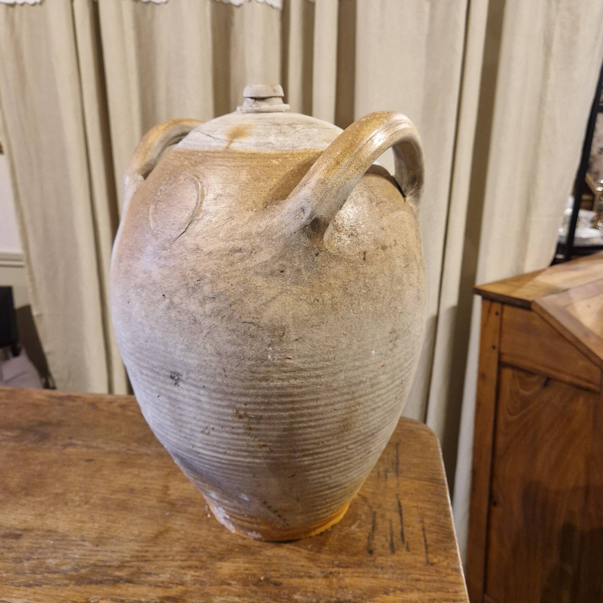 Old stoneware jar 19th century oil campaign