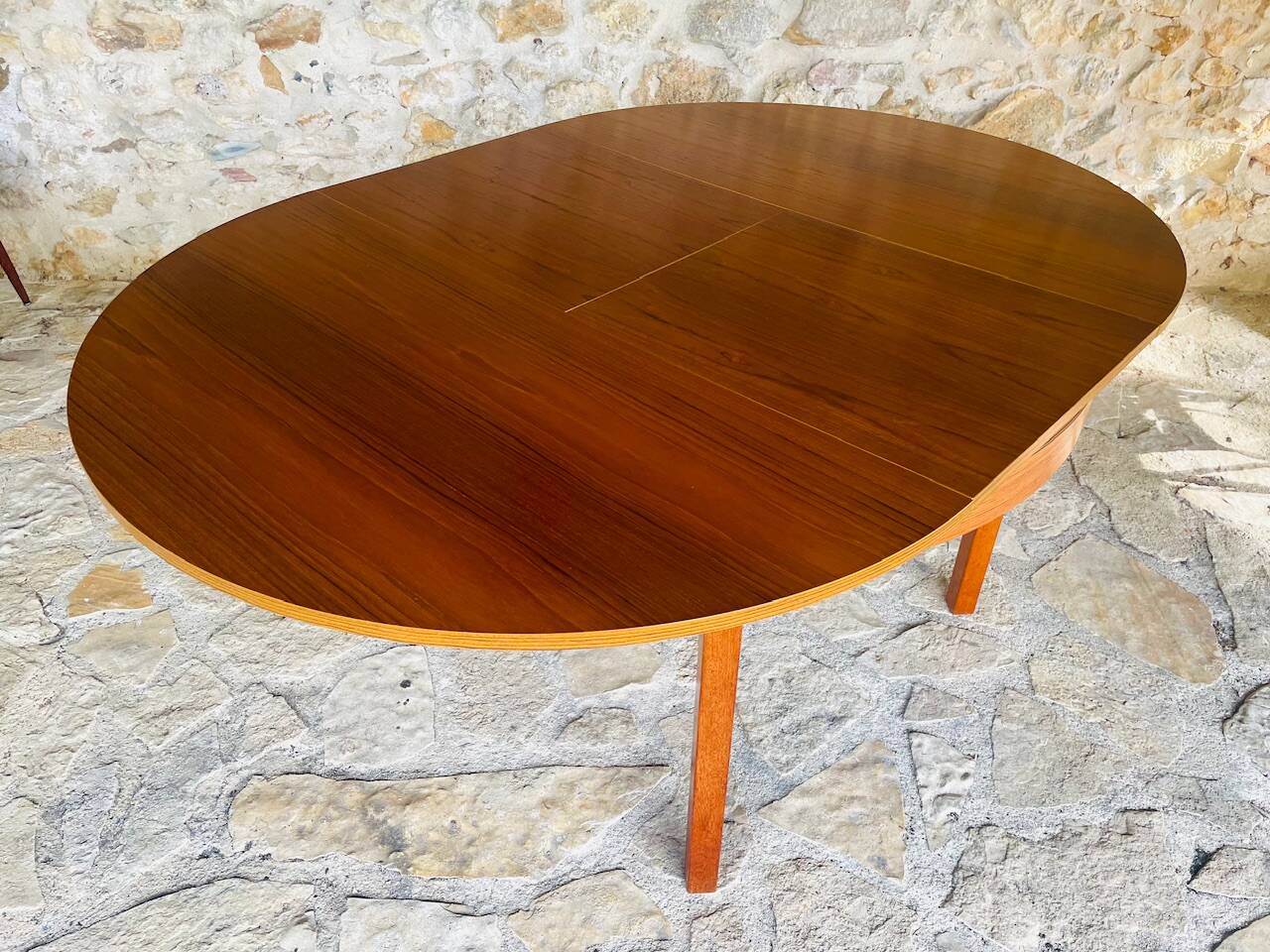 Extendable dining table in teak, butterfly extension by Van Pelt circa 1960.
