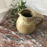 Old sandstone broc