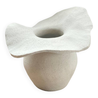 Stoneware corolla vase