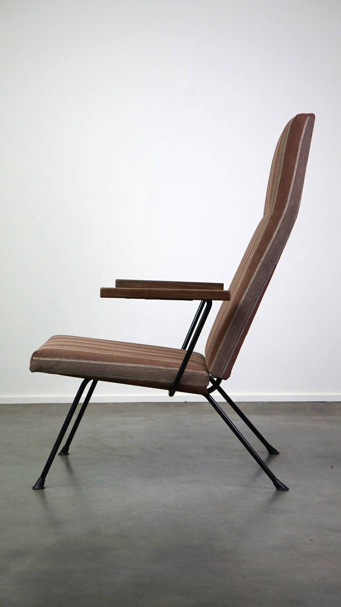 Vintage 50s/60s design armchair with high backrest, model 1410 by Gispen