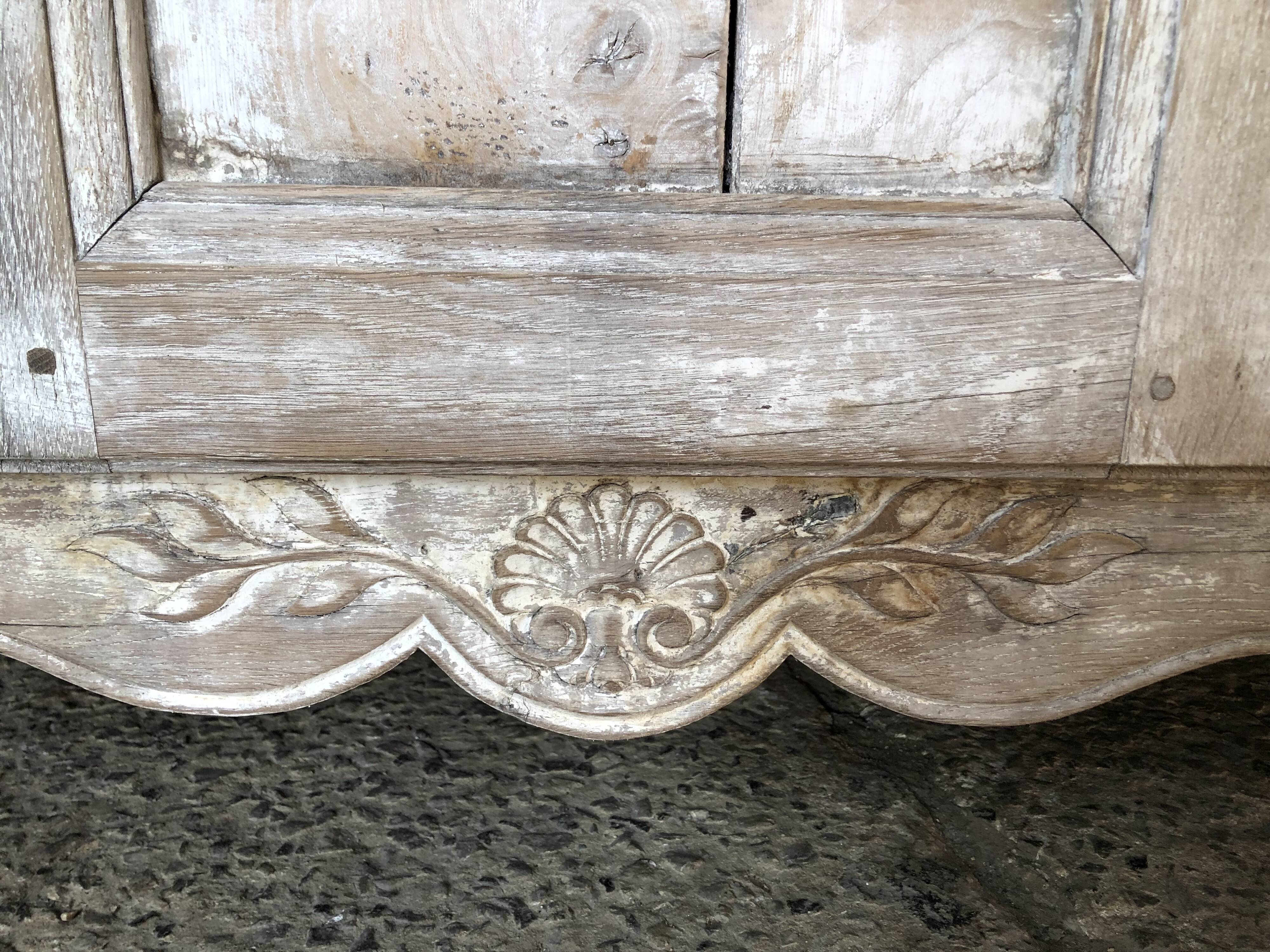 Buffet de style Louis XV