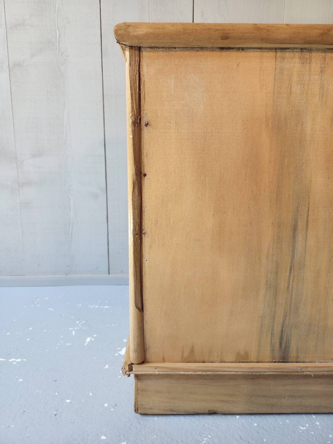 Rattan chest of drawers