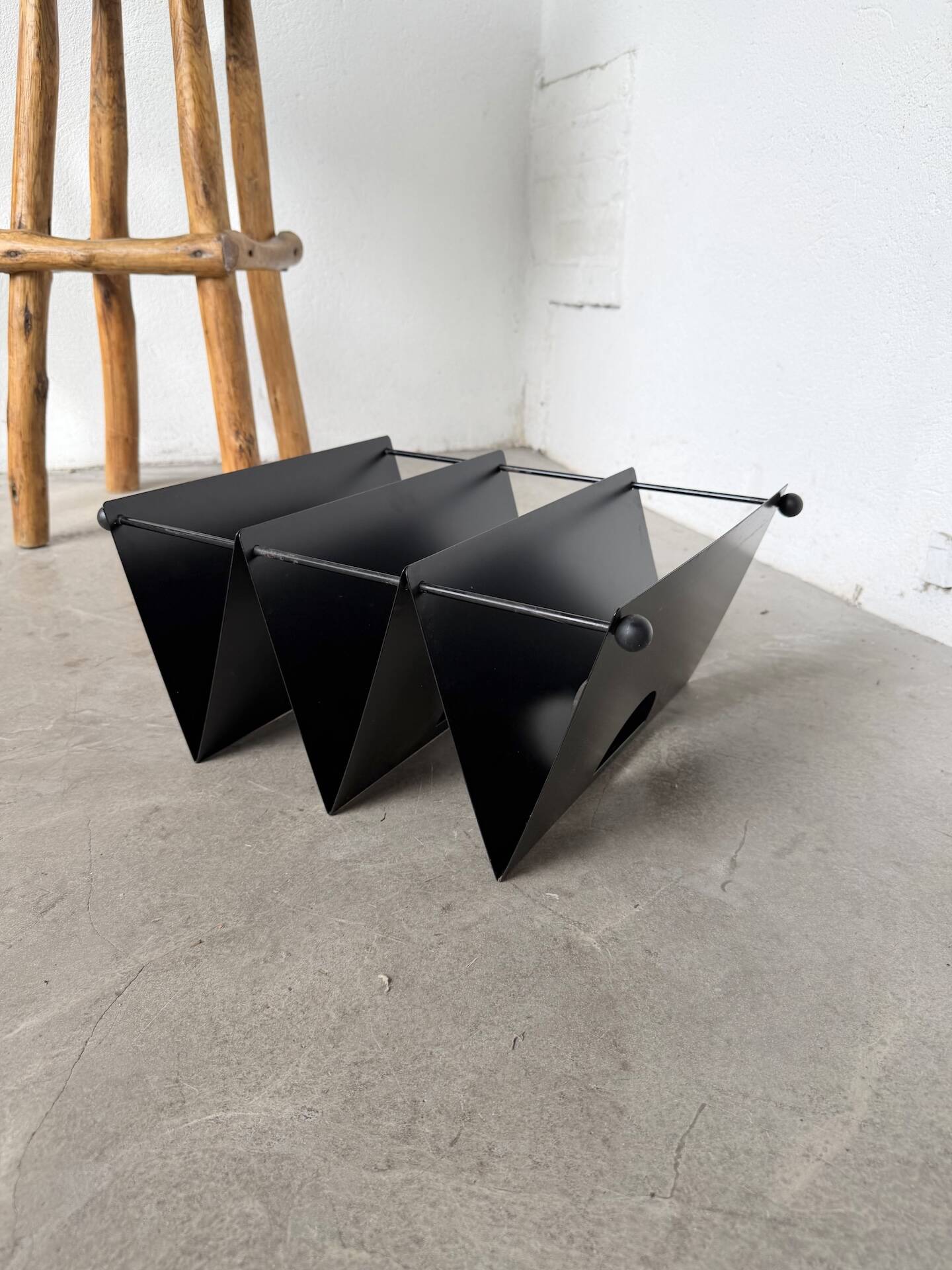 Modular magazine rack Memphis 1980