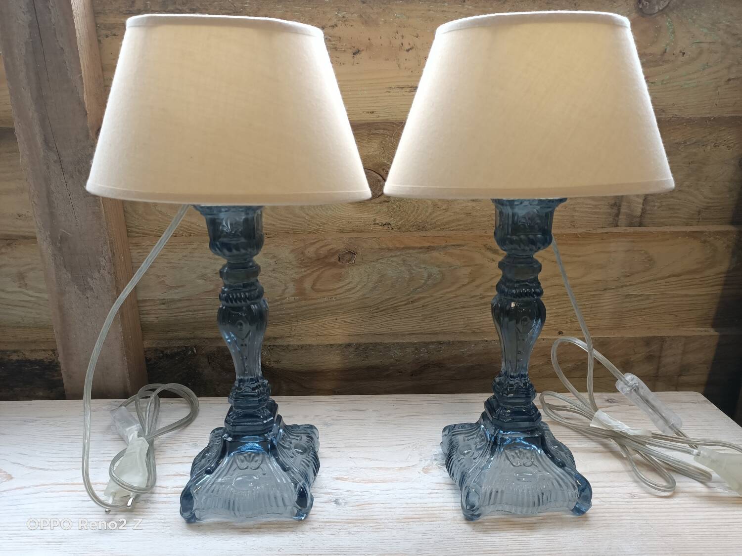 Paire de lampes en verre bleuté