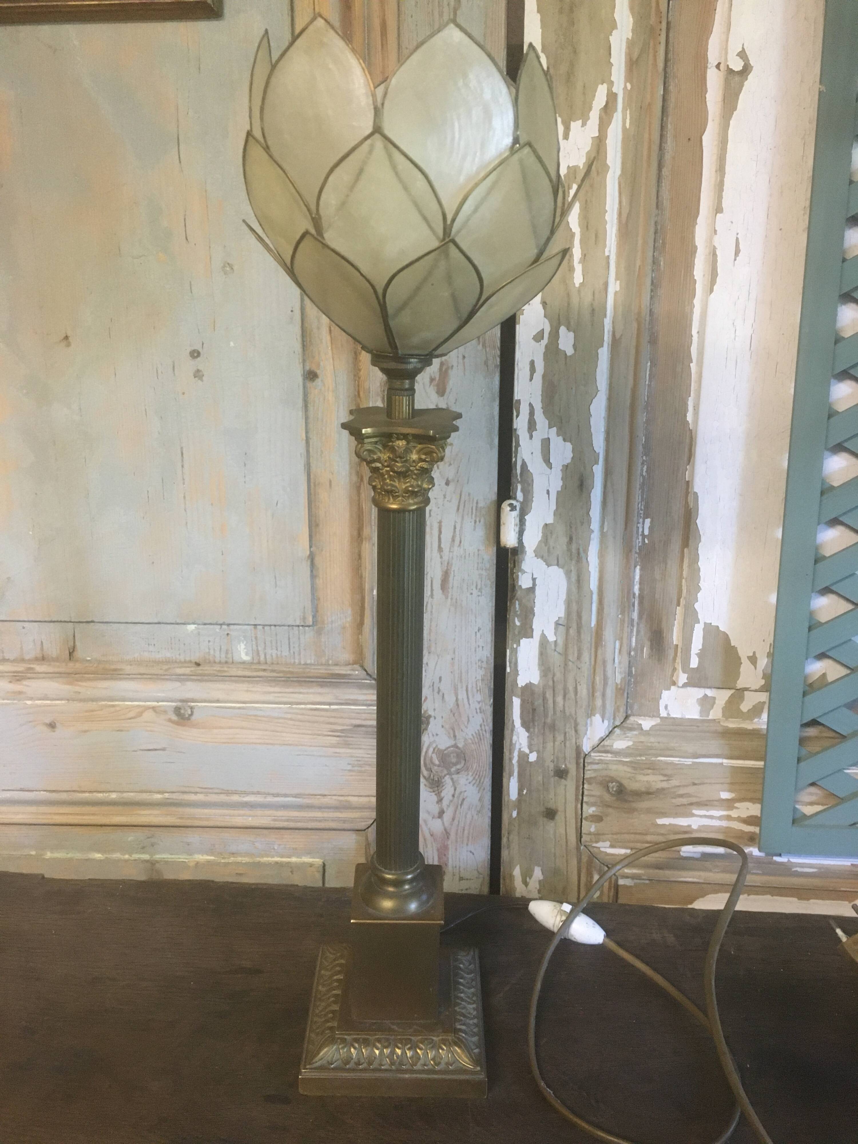 Lampe en bronze et nacre