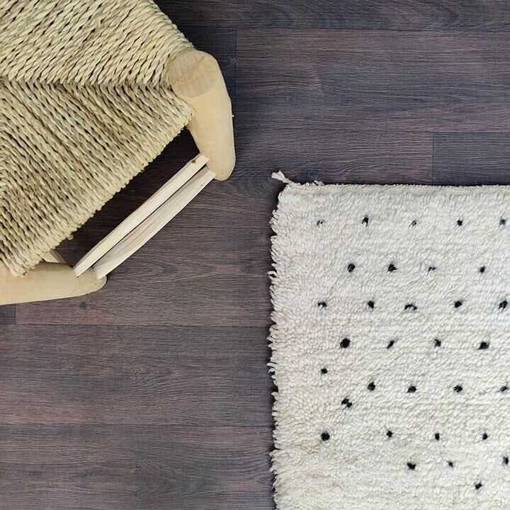 Bohemian rug with black dots 105x175 cm