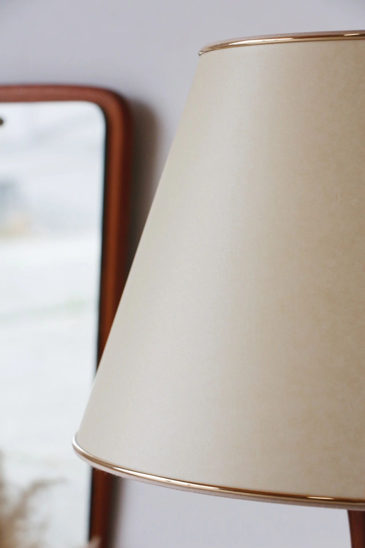 Lampadaire années 60 en teck et laiton – luminaire vintage
