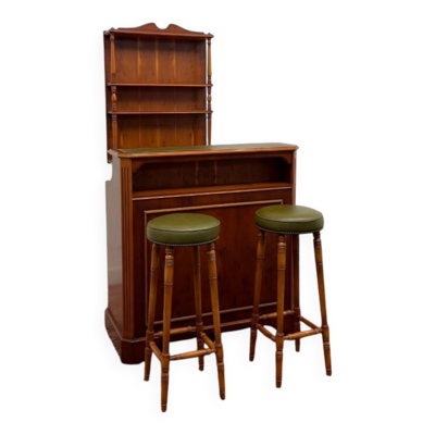 Bar Chesterfield anglais classique avec tabourets de bar