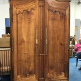 Superb wardrobe Louis XV walnut early nineteenth