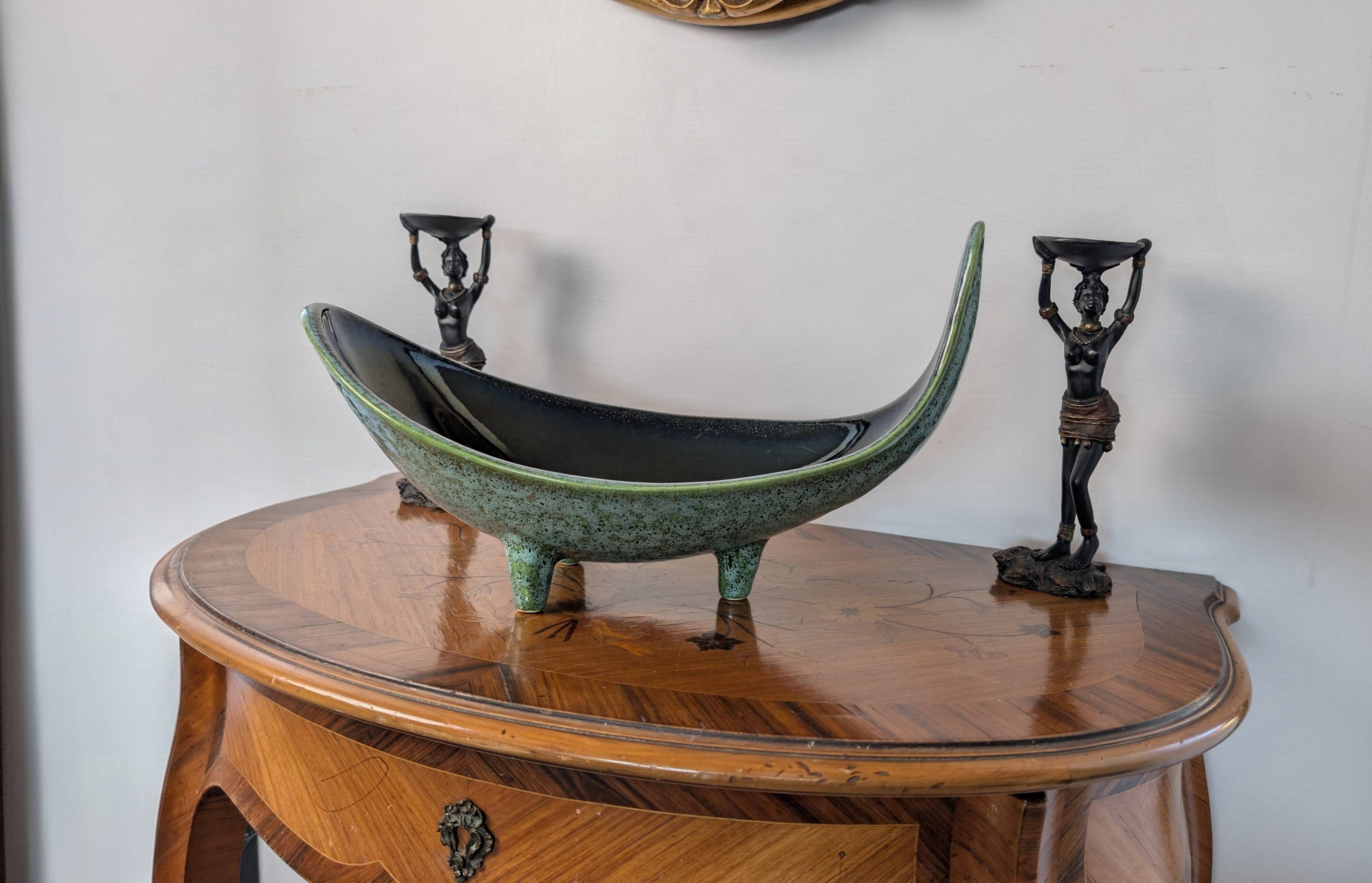 Large sculptural tripod bowl Ceramidi – Black/green glazed ceramic