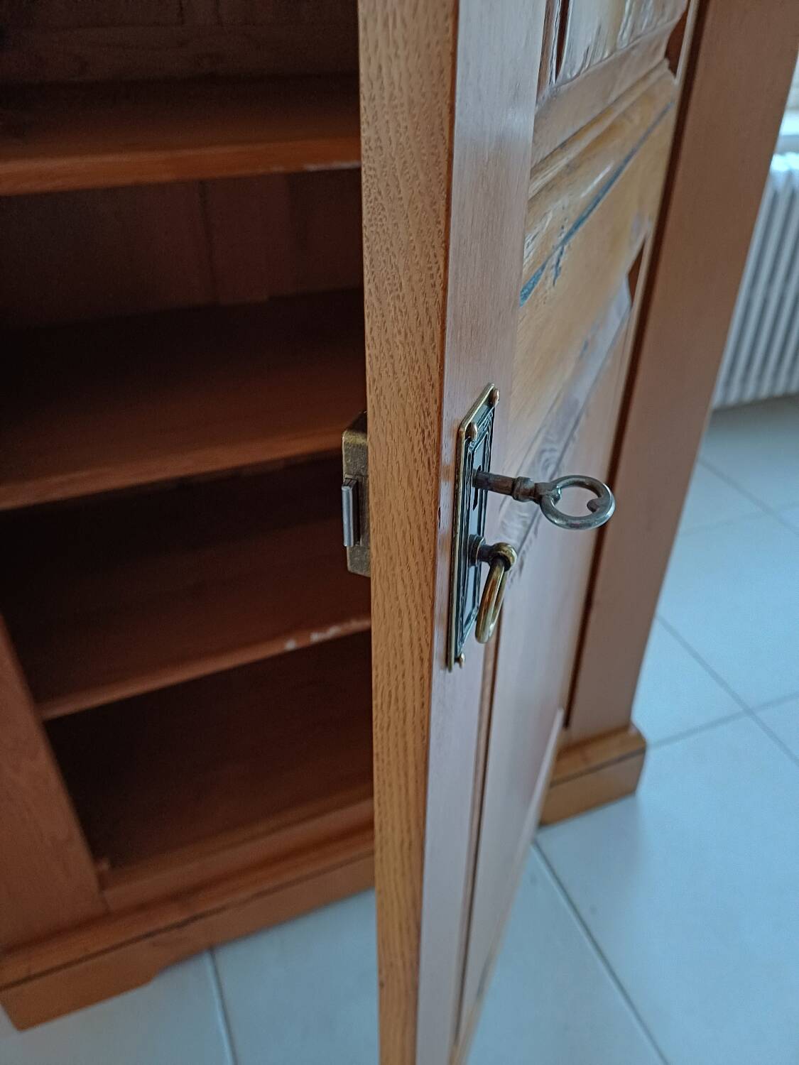 Solid oak bonnet maker