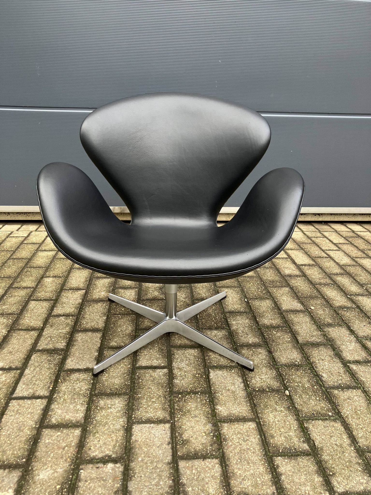 Originele zwart lederen Fritz Hansen Swan chair Topstaat!
