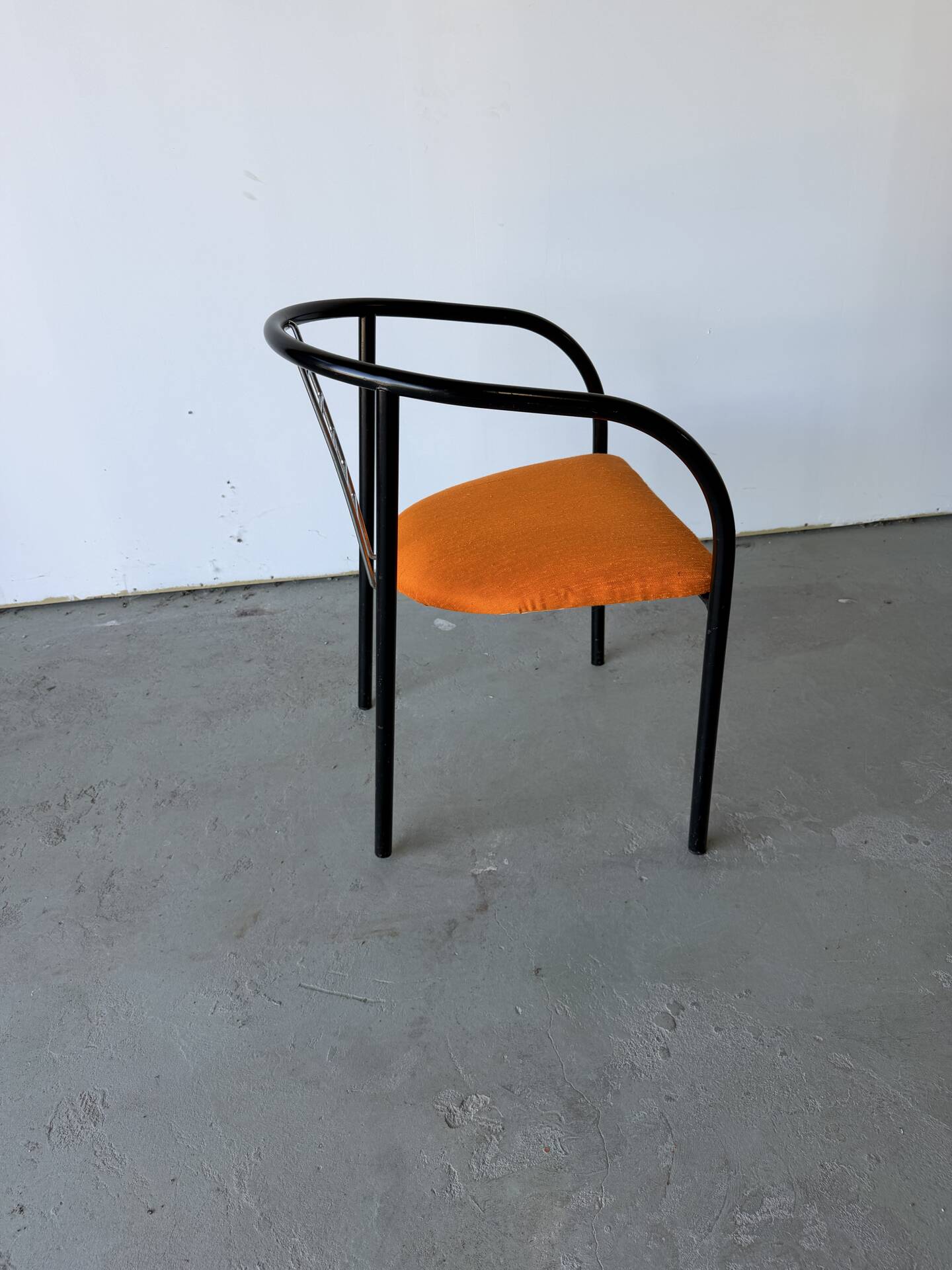 Set of 4 Italian design chairs in vintage black metal and chrome.