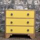 Commode art déco jaune poudré et bois brut