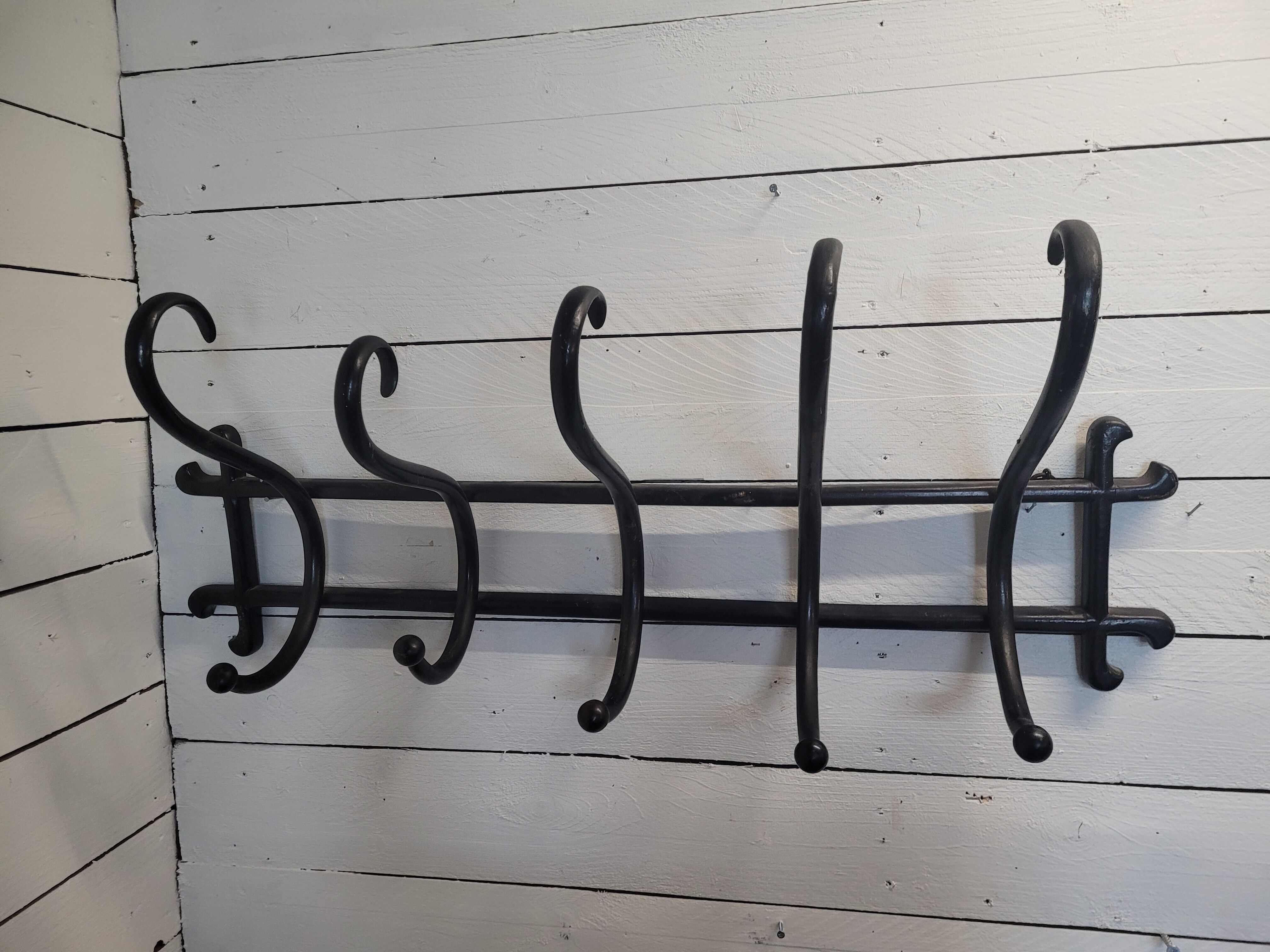 Antique coat rack in curved wood 5 hooks