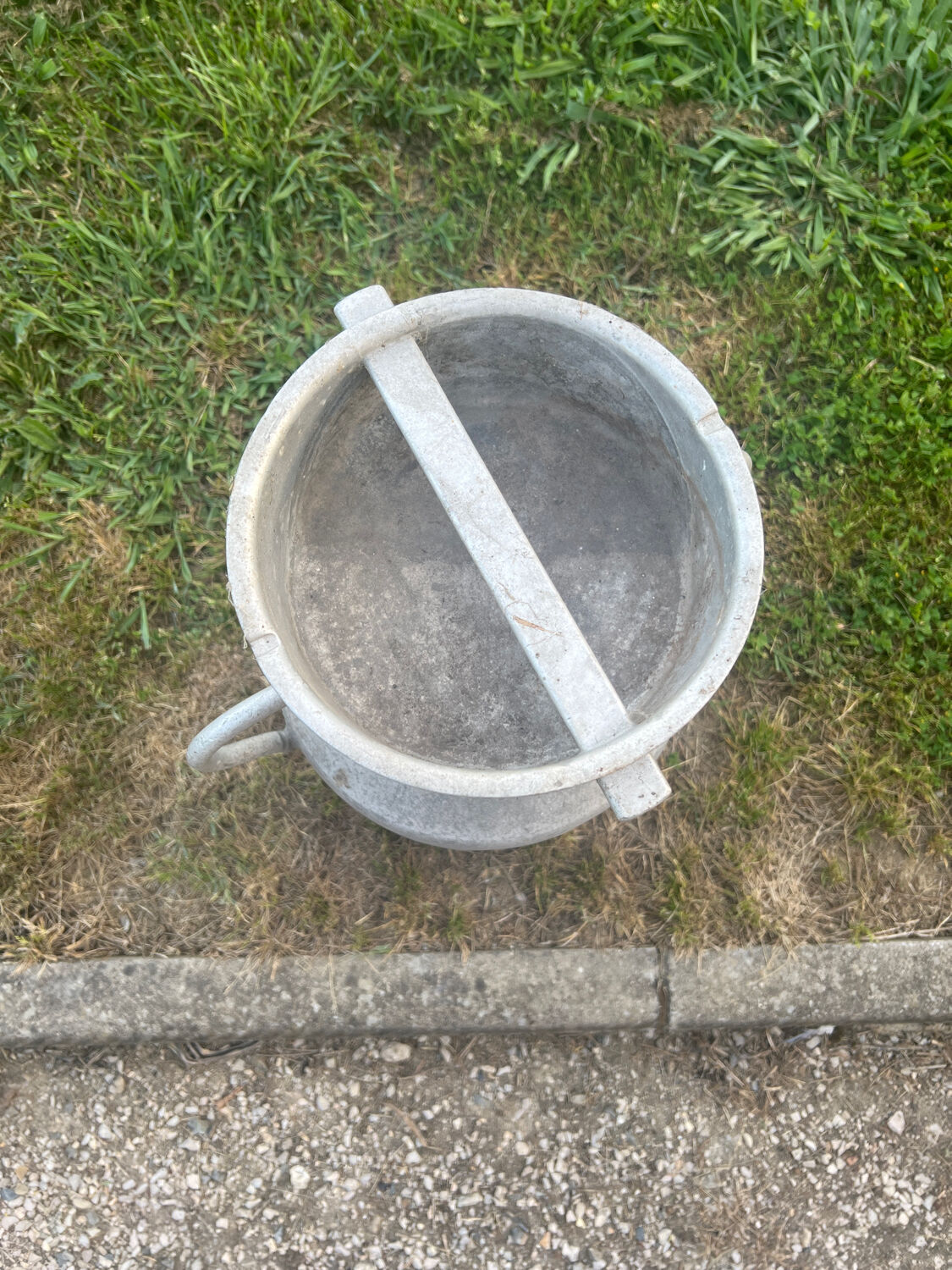 Milk pot