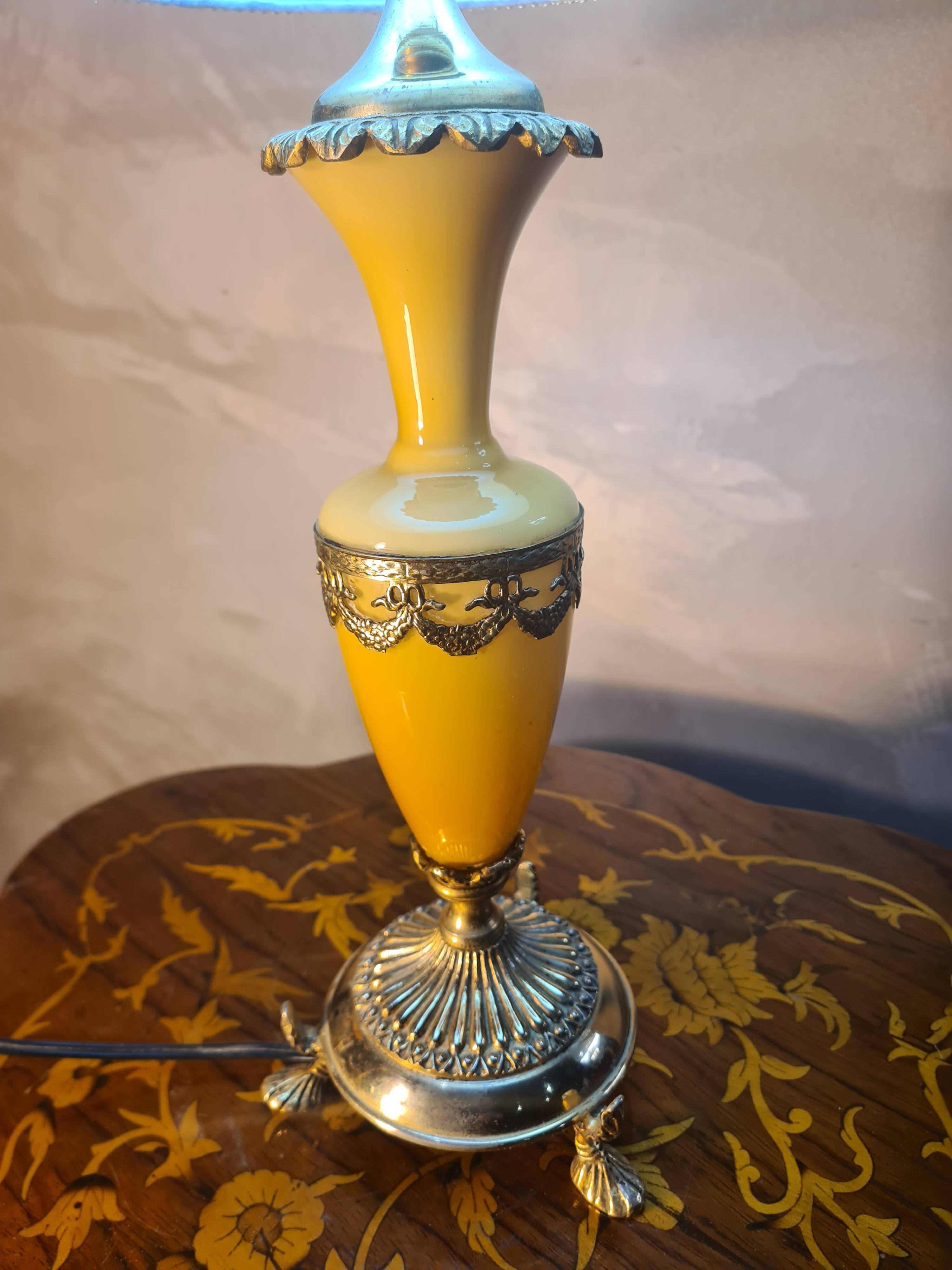 honey opaline lamp with gilding, pleated satin shade 50x25, electrical in good condition, very good