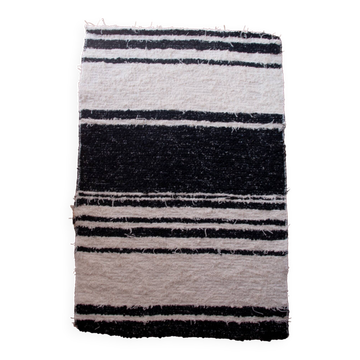 Handmade rug made from recycled cotton