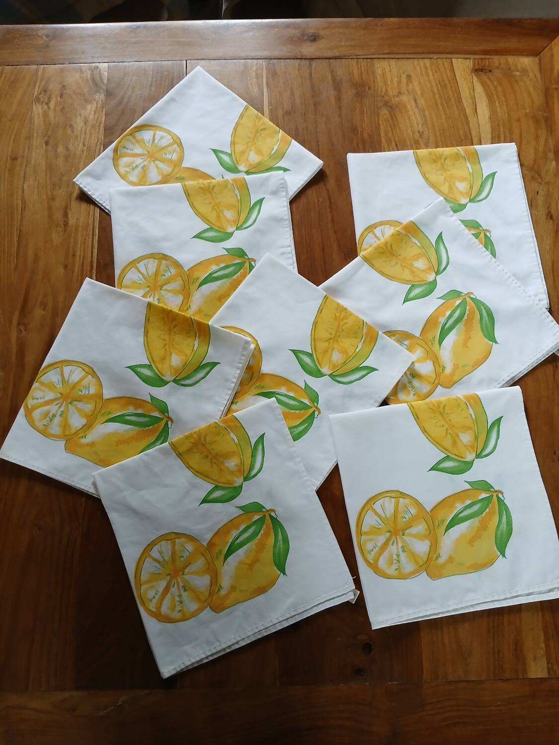 8 White Square Napkins