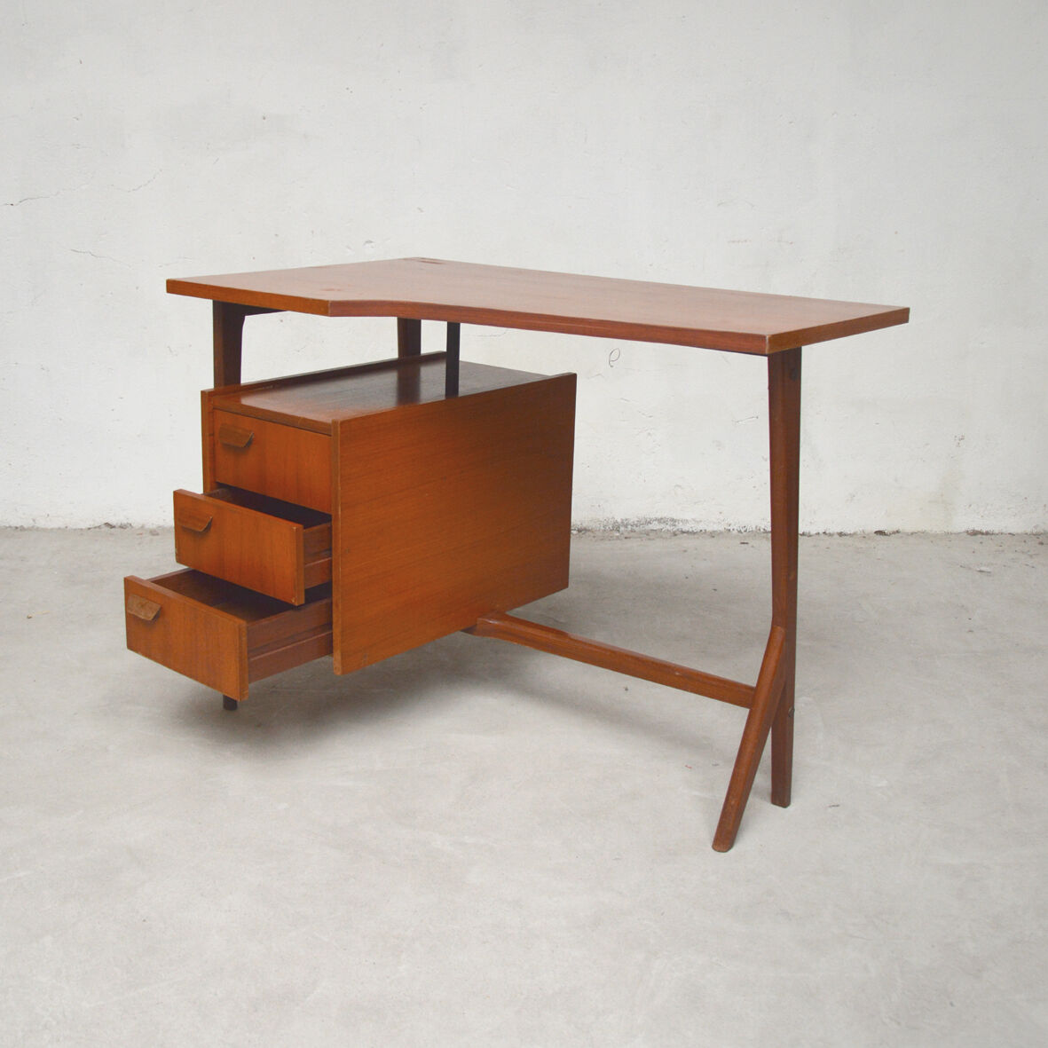 Scandinavian desk "Boomerang" feet compass 60s