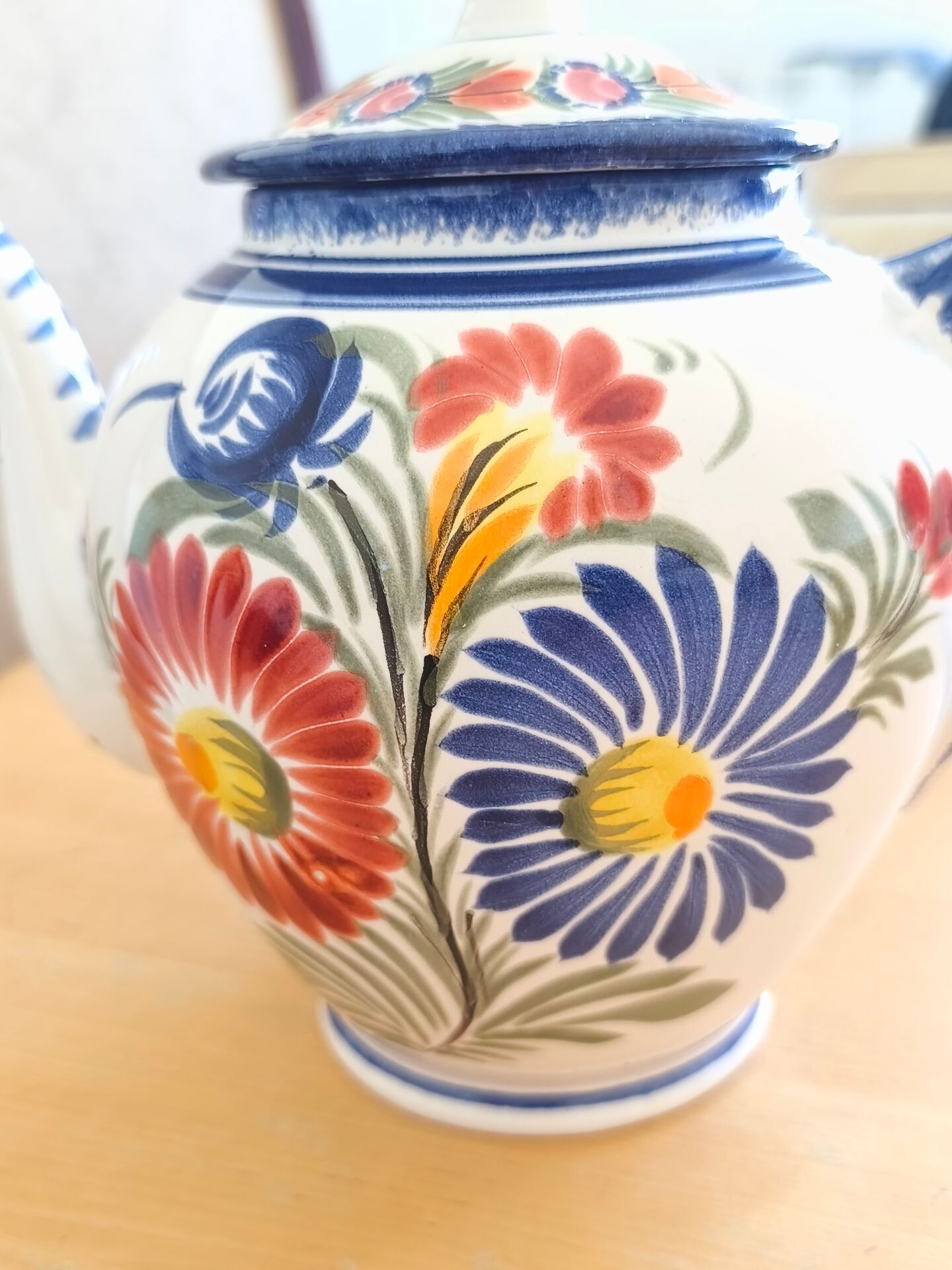 Teapot or coffee pot Henriot Quimper