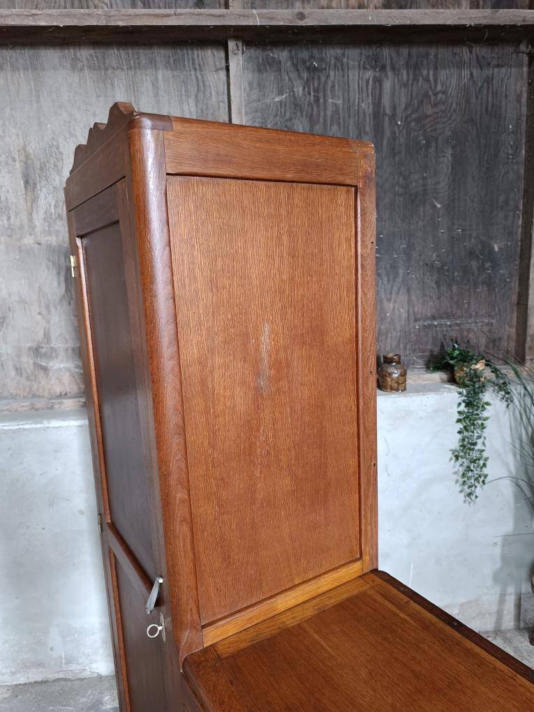 Armoire asymétrique