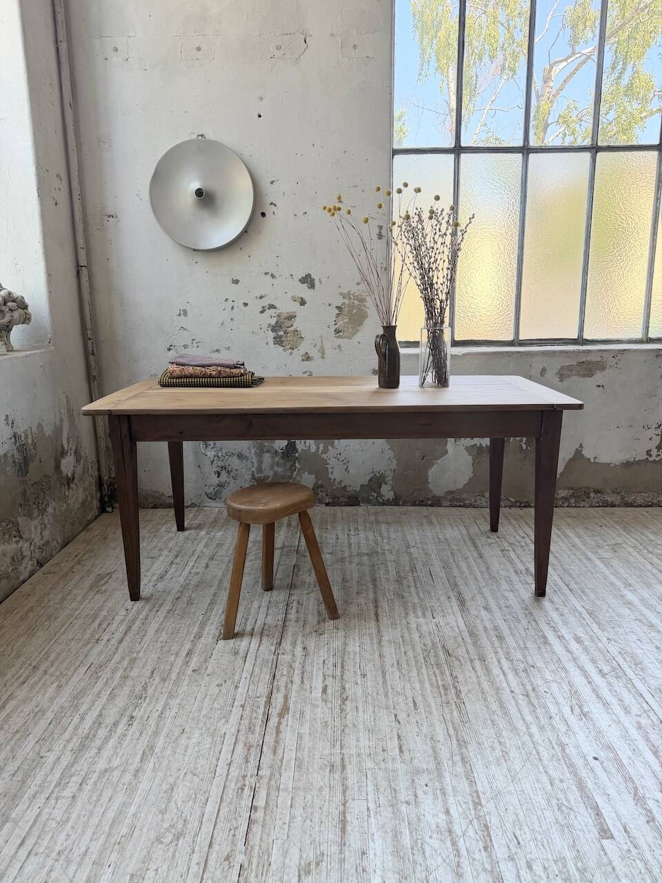 Table de ferme noyer pieds fuseaux 1950