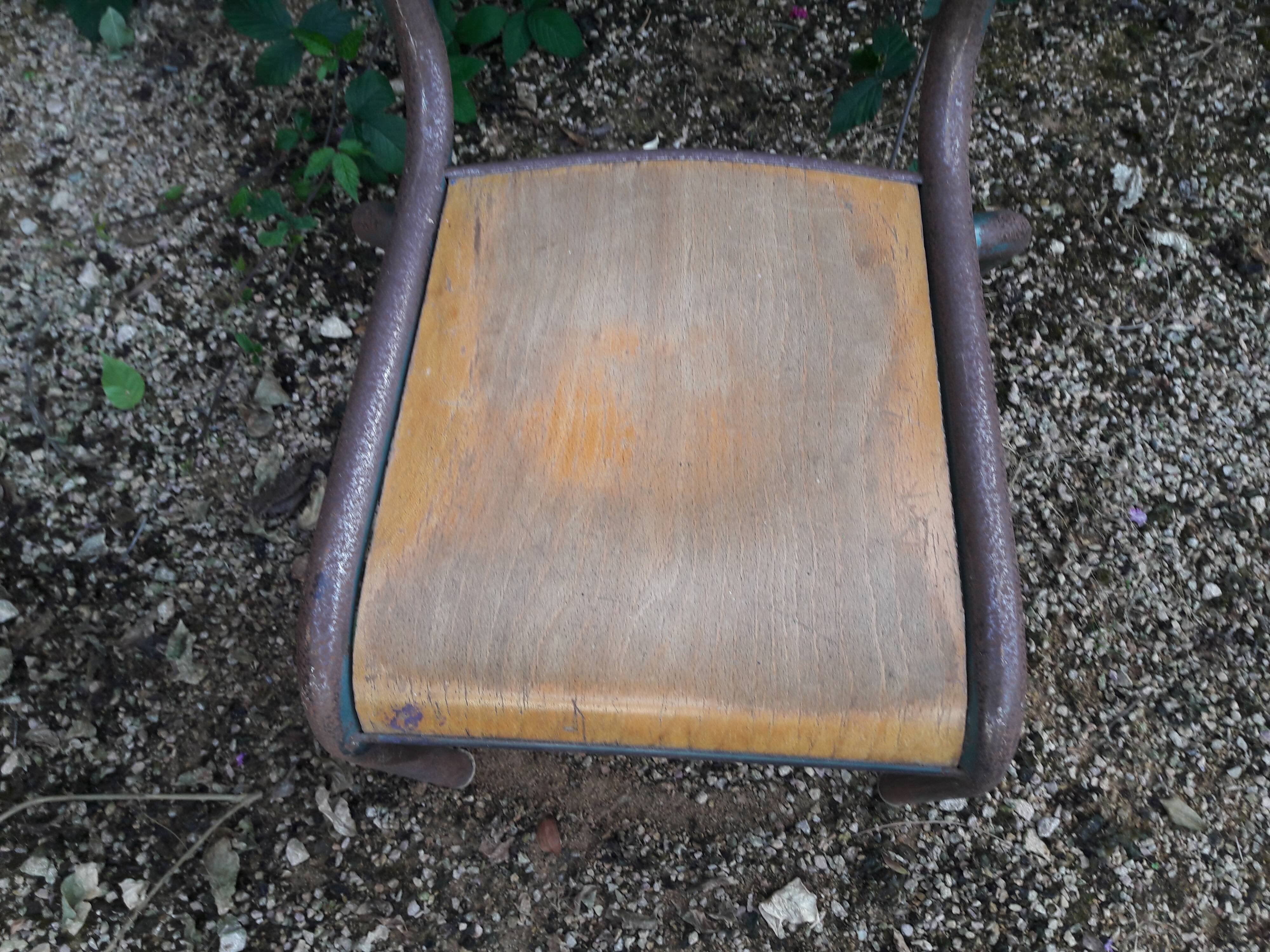 School desk with chair