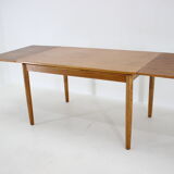 1960s Danish Extendable Dining Table in Oak