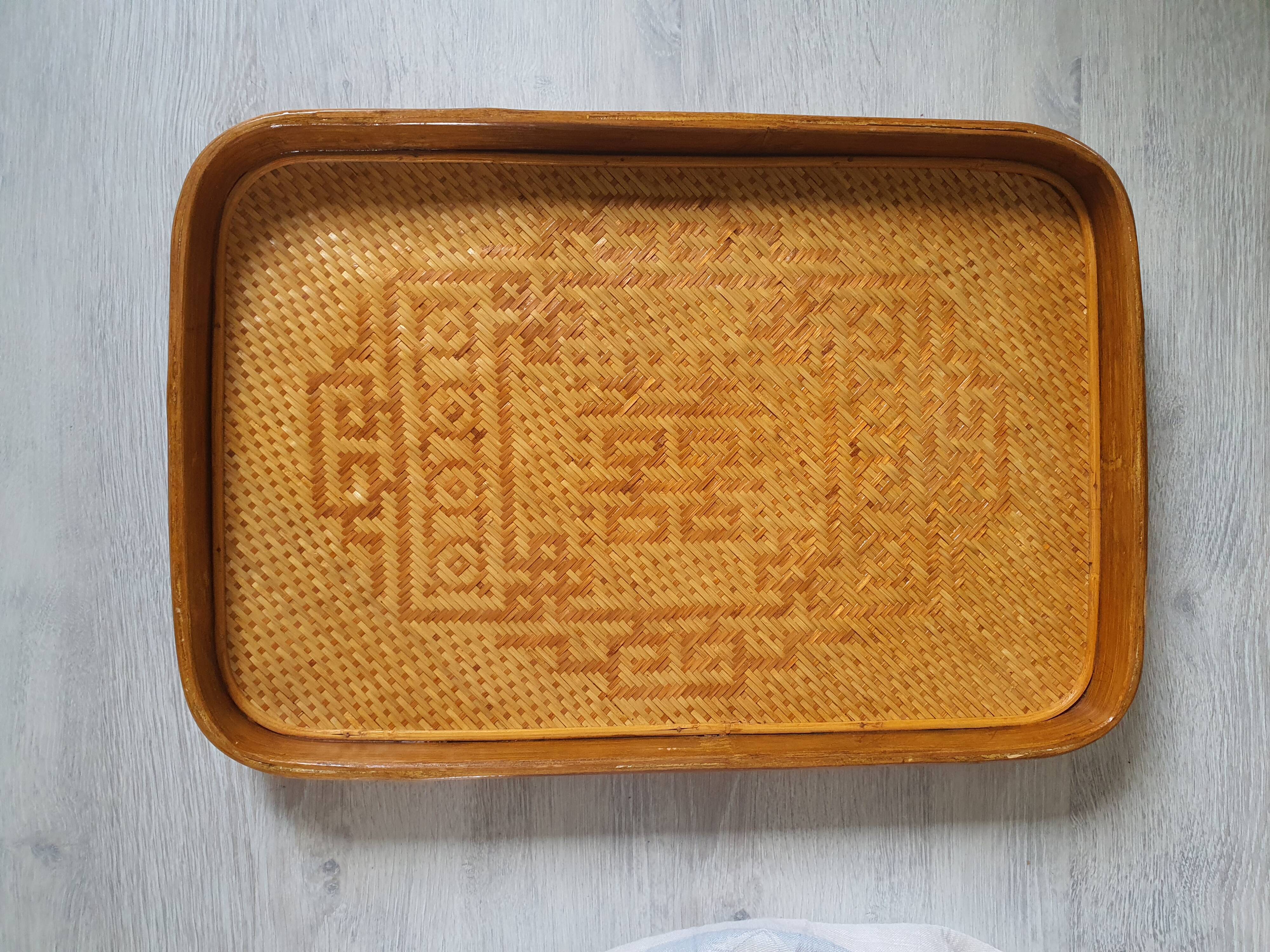 Old wood top, golden and wicker flower work