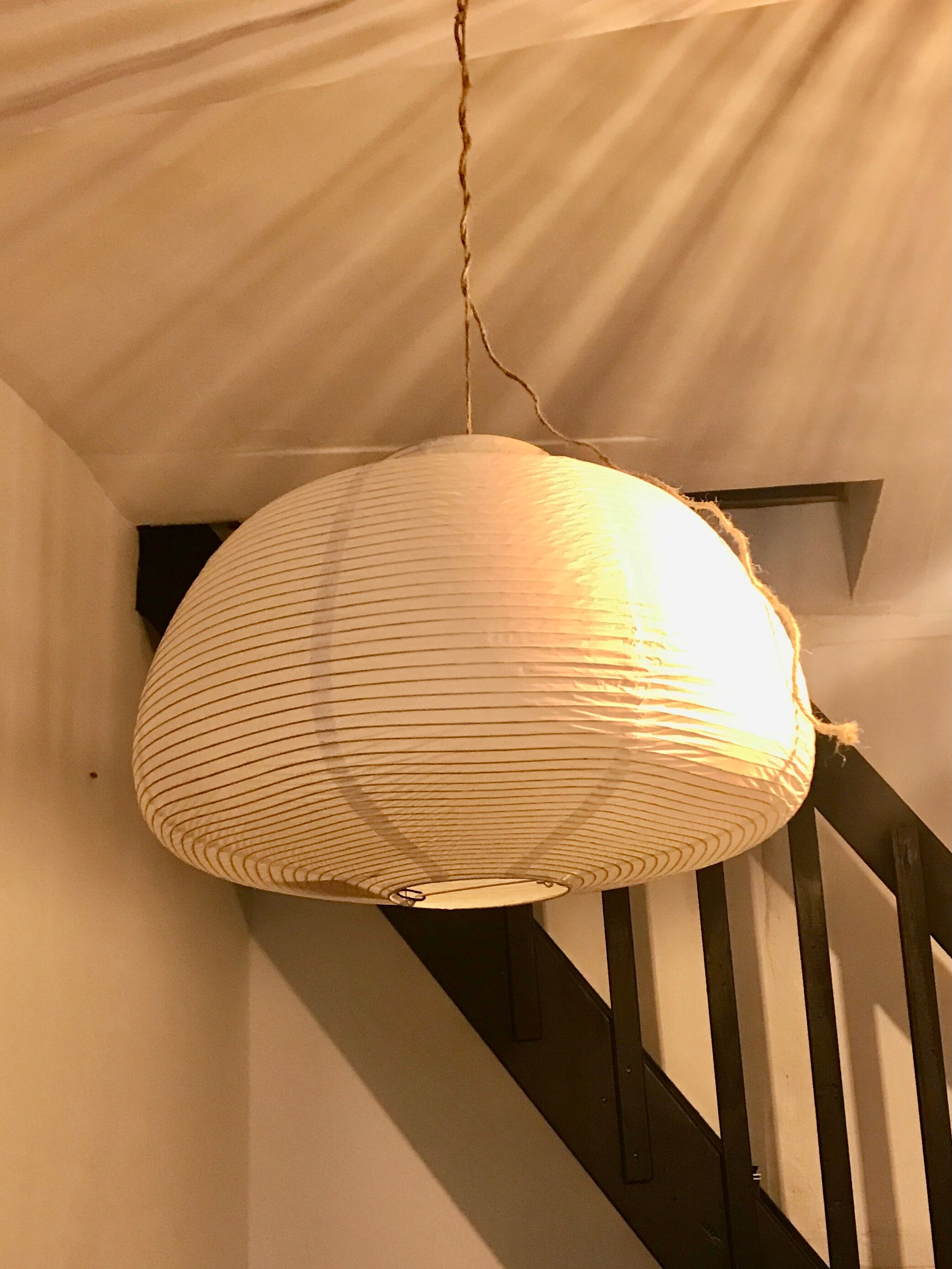 Oval paper suspension