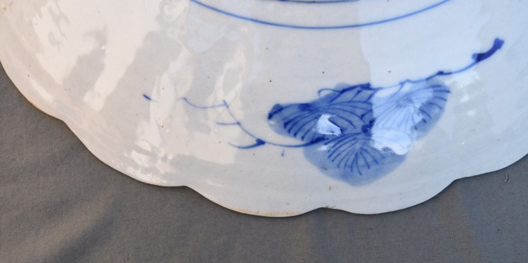 Porcelain dish of Japan Imari diameter 36 cm