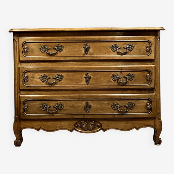 Commode galbée de style Louis XV en bois massif a patine claire