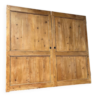 Old interior carpentry doors