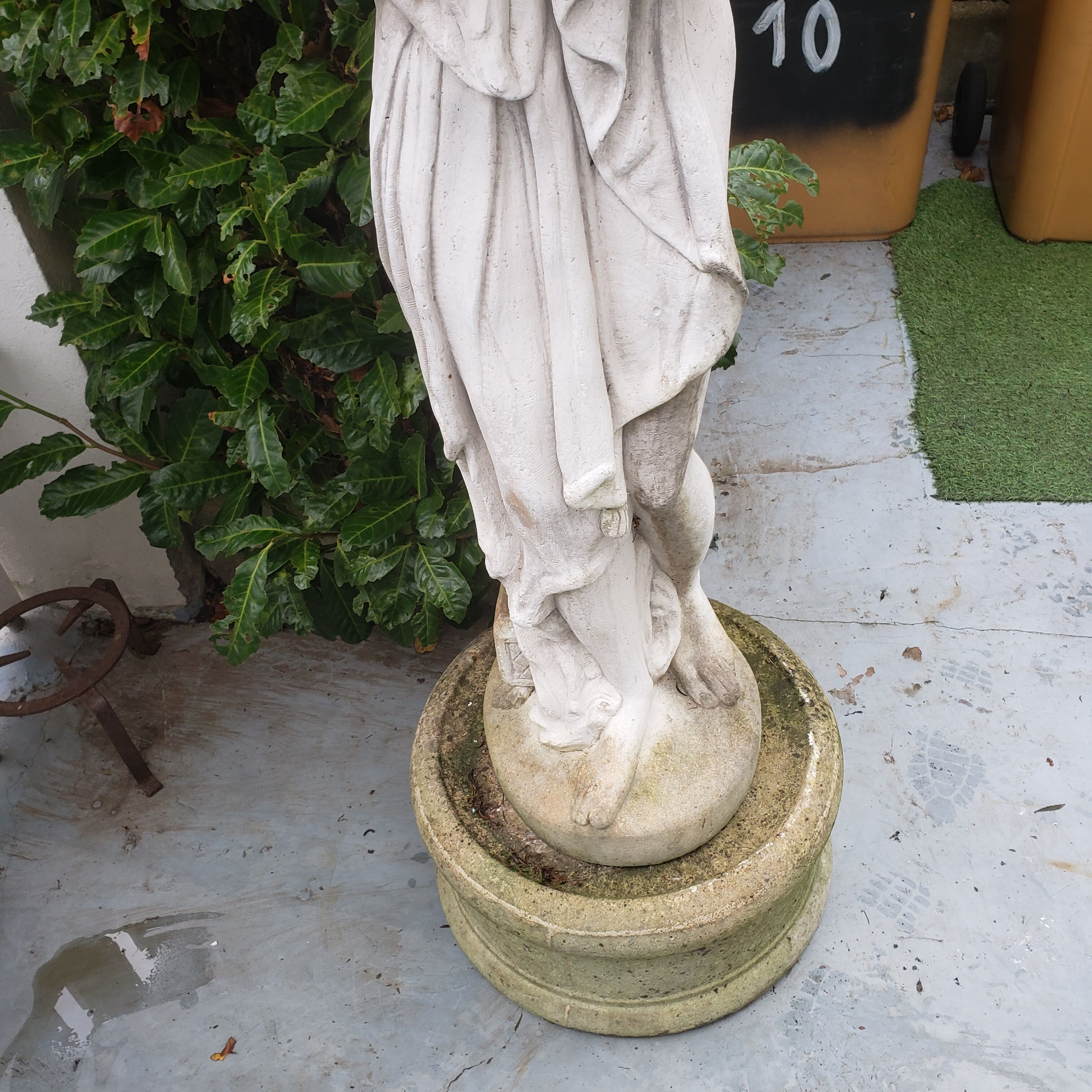 Stone statue representing Venus