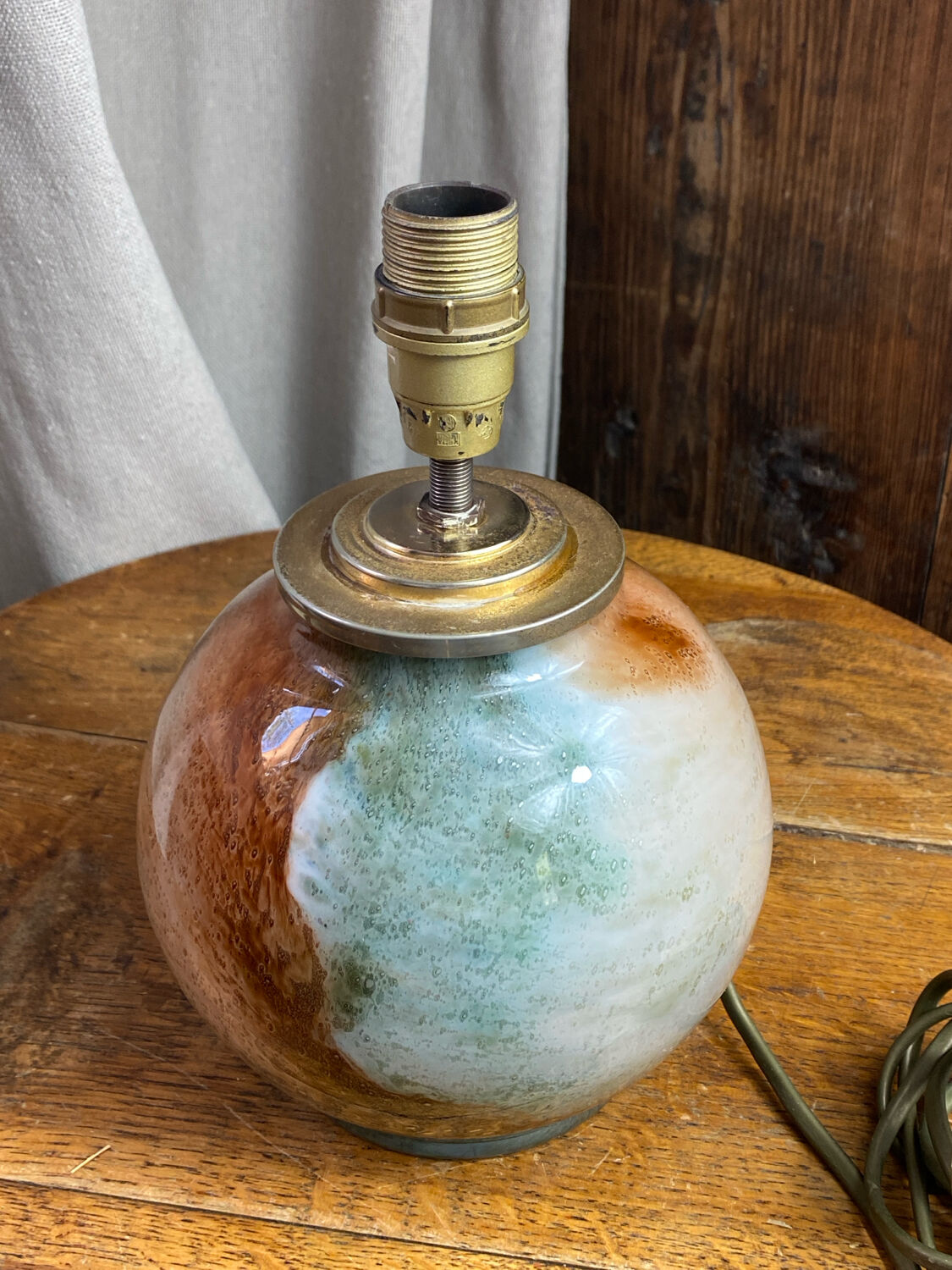 Spherical glass lamp